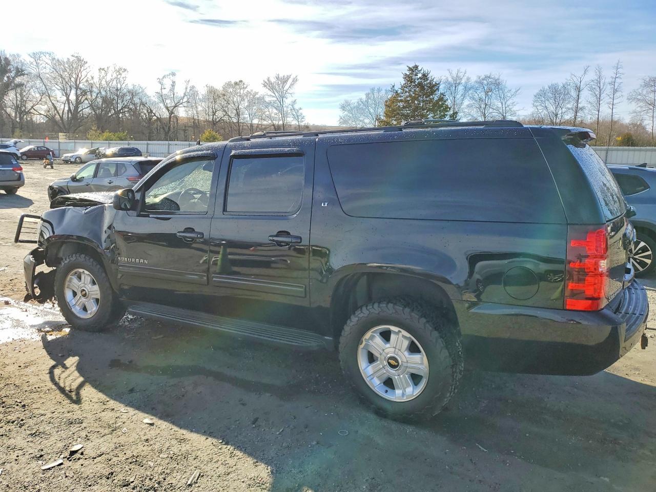 2013 Chevrolet Suburban K1500 Lt - Фото 2
