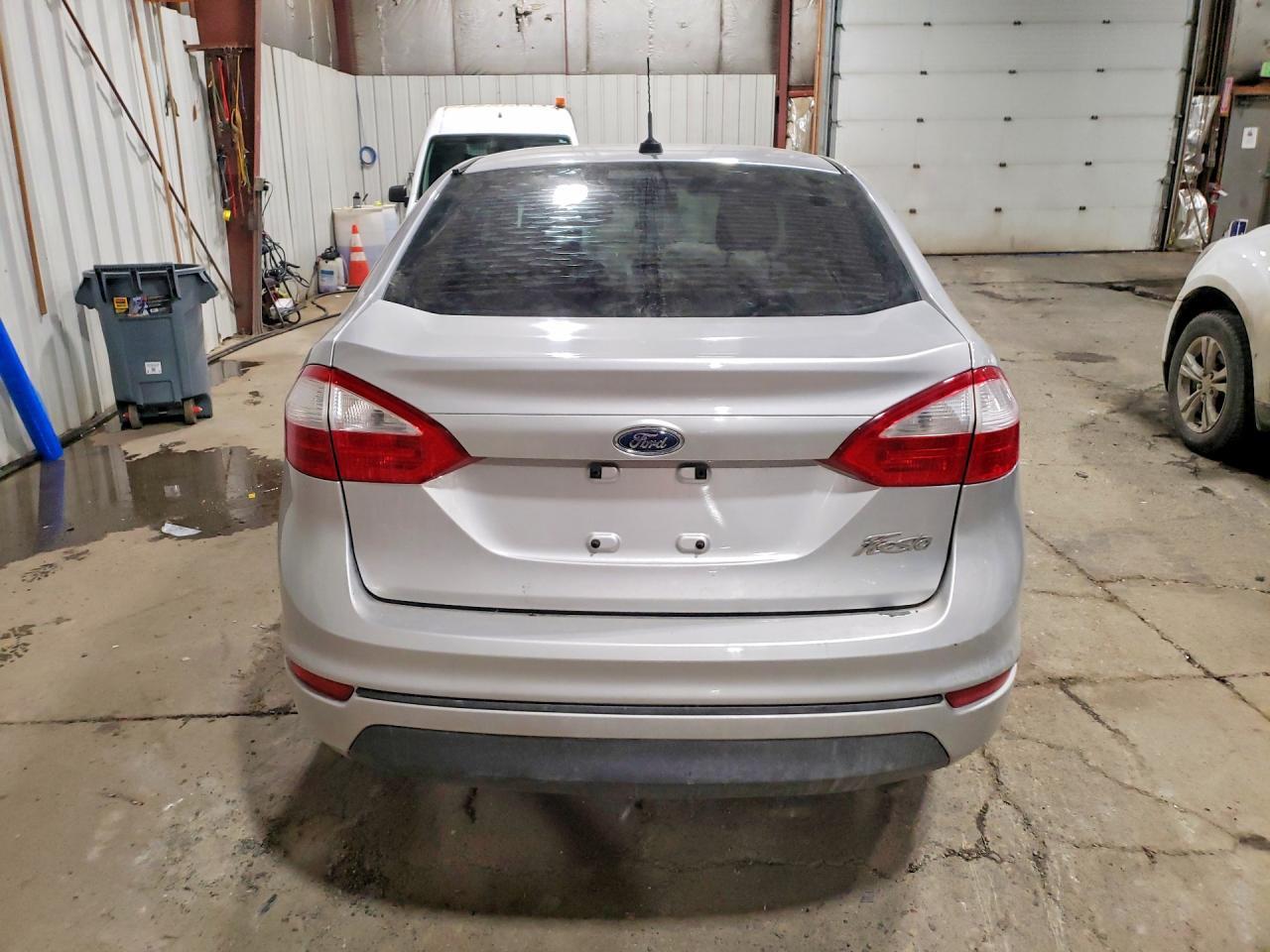 2017 Ford Fiesta S - Фото 6