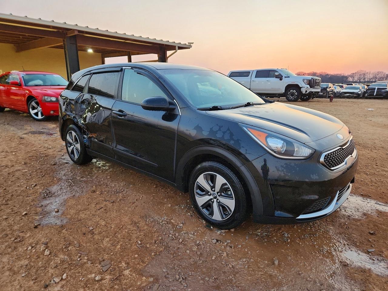 2017 Kia Niro Fe - Image 4