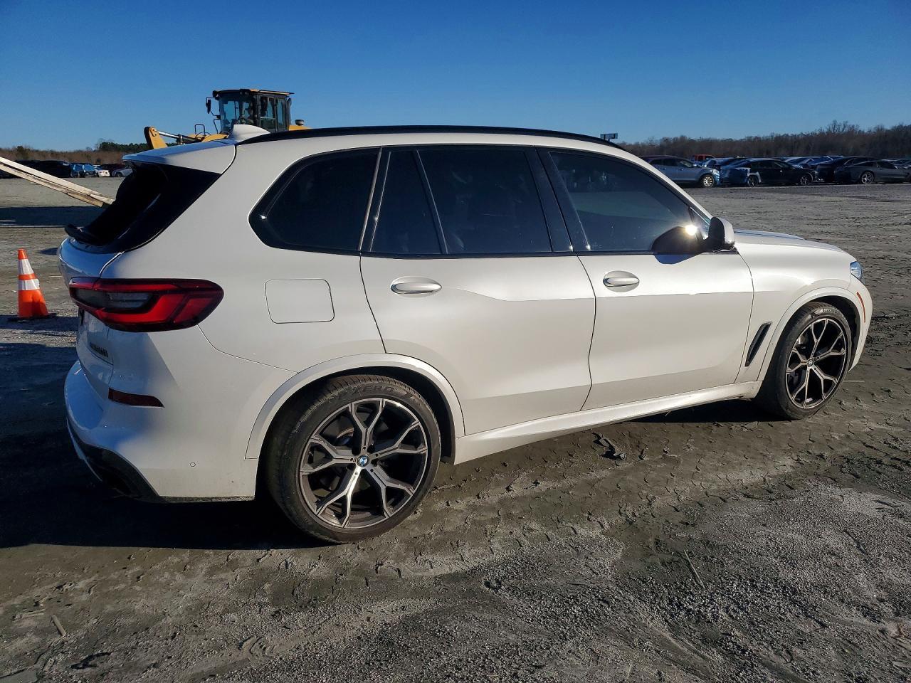 2020 BMW X5 M50I - Фото 3