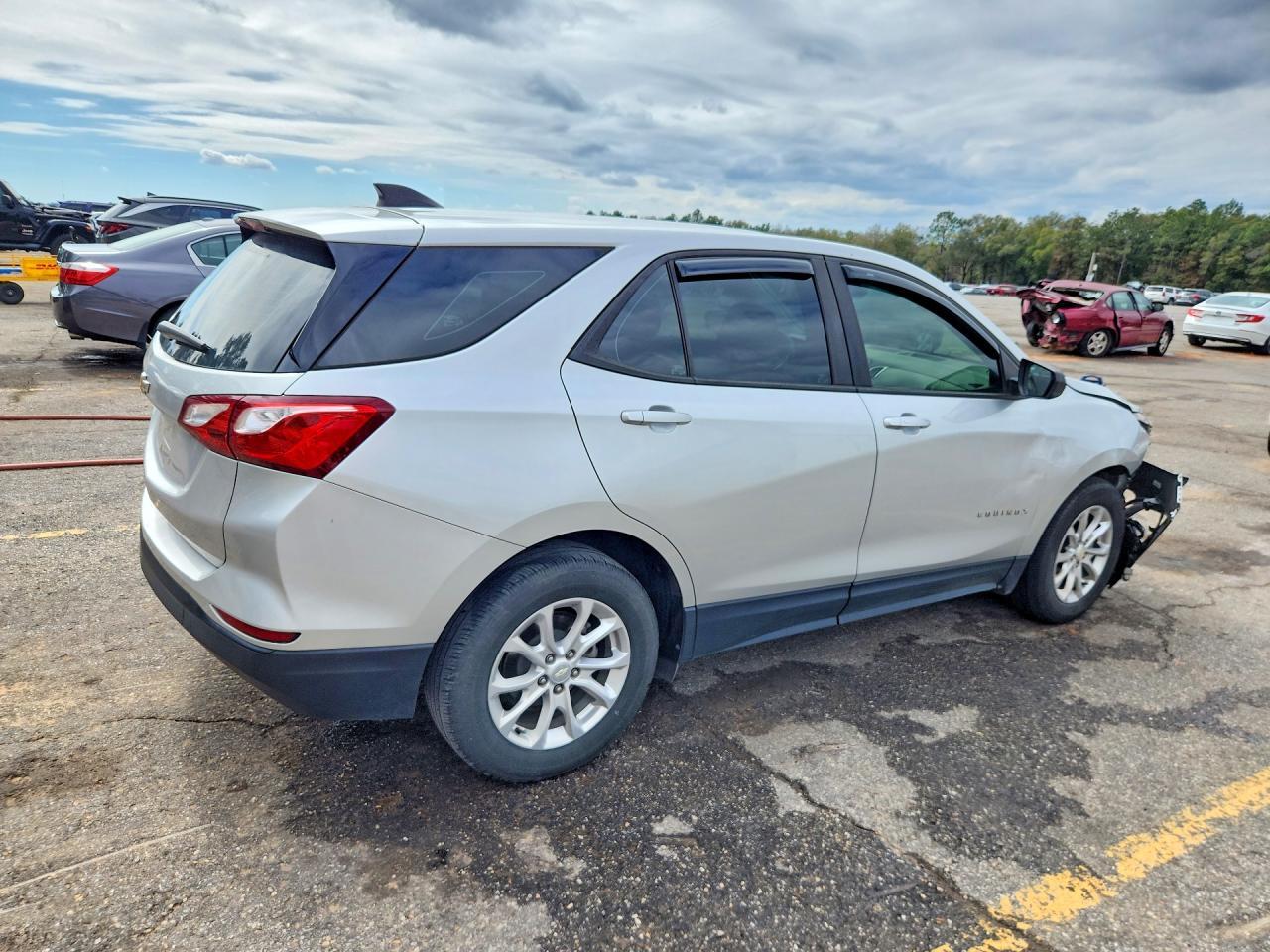 2020 Chevrolet Equinox Ls - Фото 3