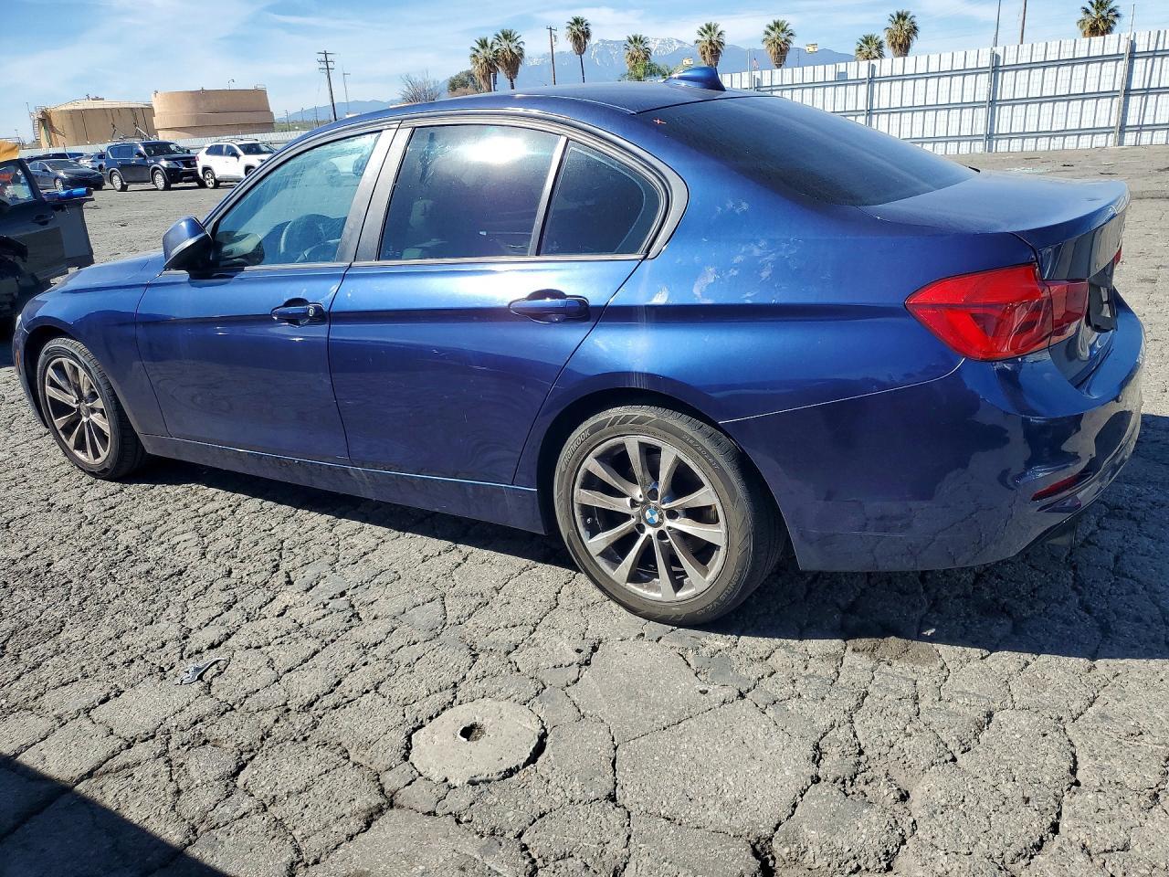 2017 BMW 320 I - Image 2