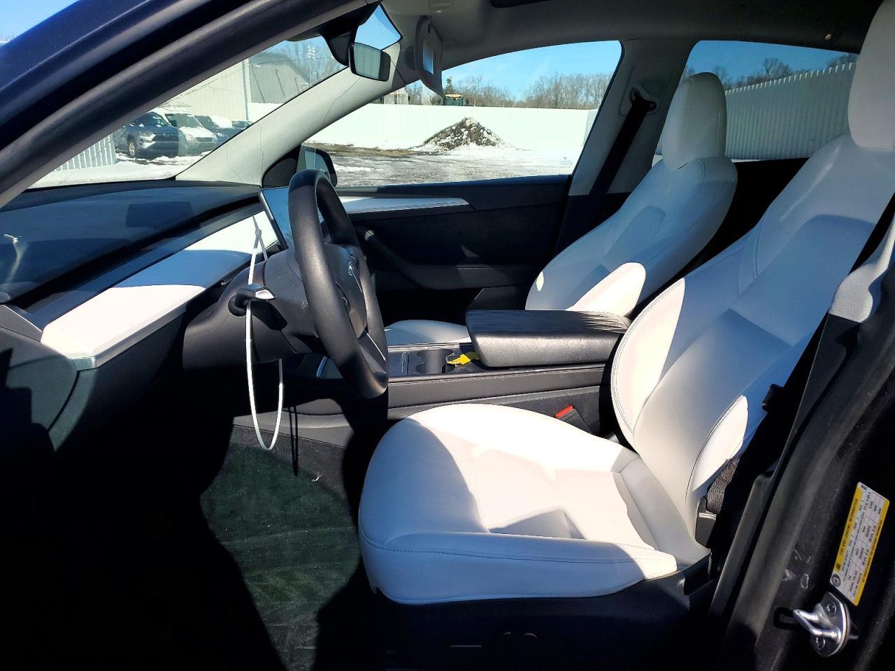 2024 Tesla Model Y - Image 7