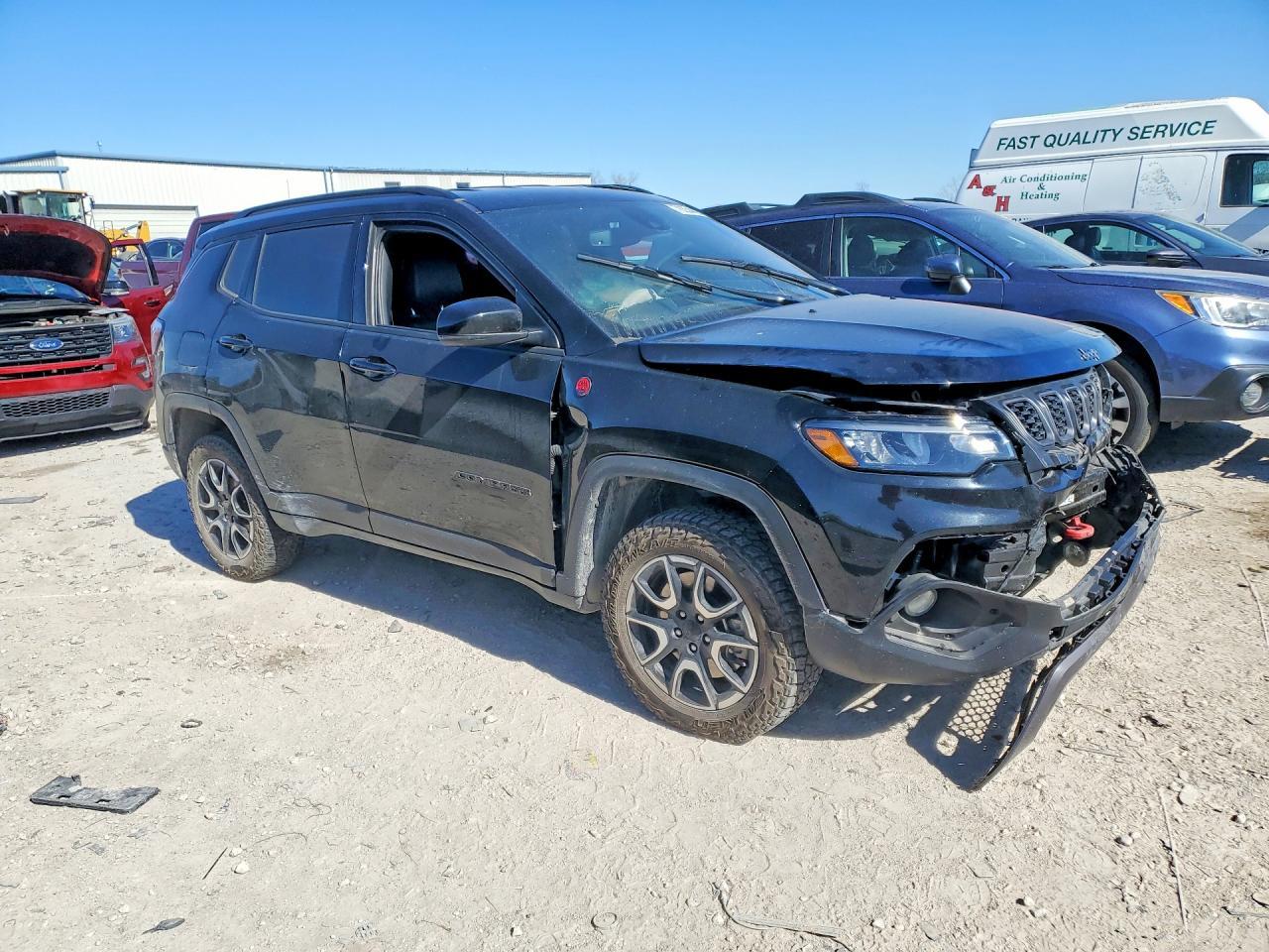 2024 Jeep Compass Trailhawk - Image 4