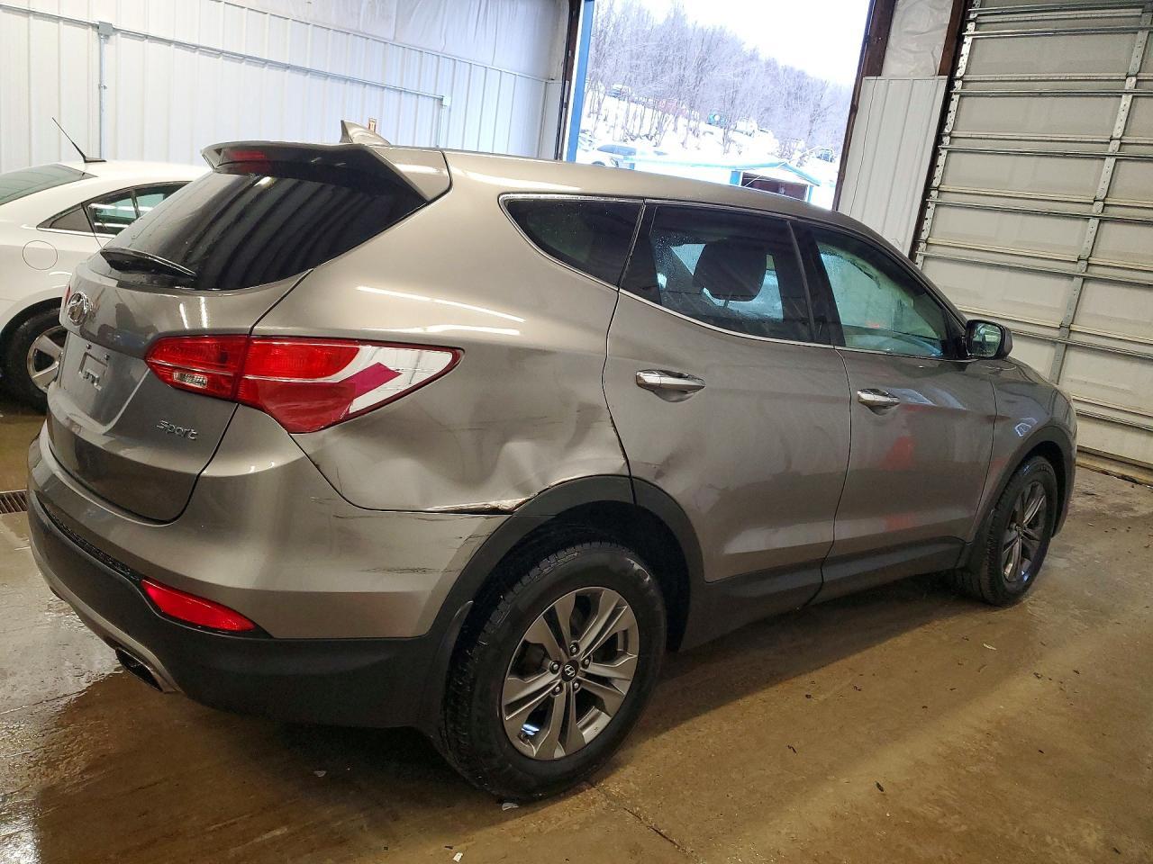 2016 Hyundai Santa Fe Sport - Image 3