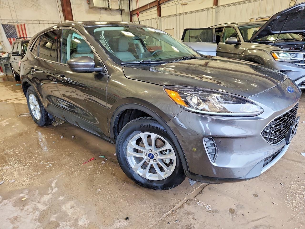 2020 Ford Escape Se - Фото 4
