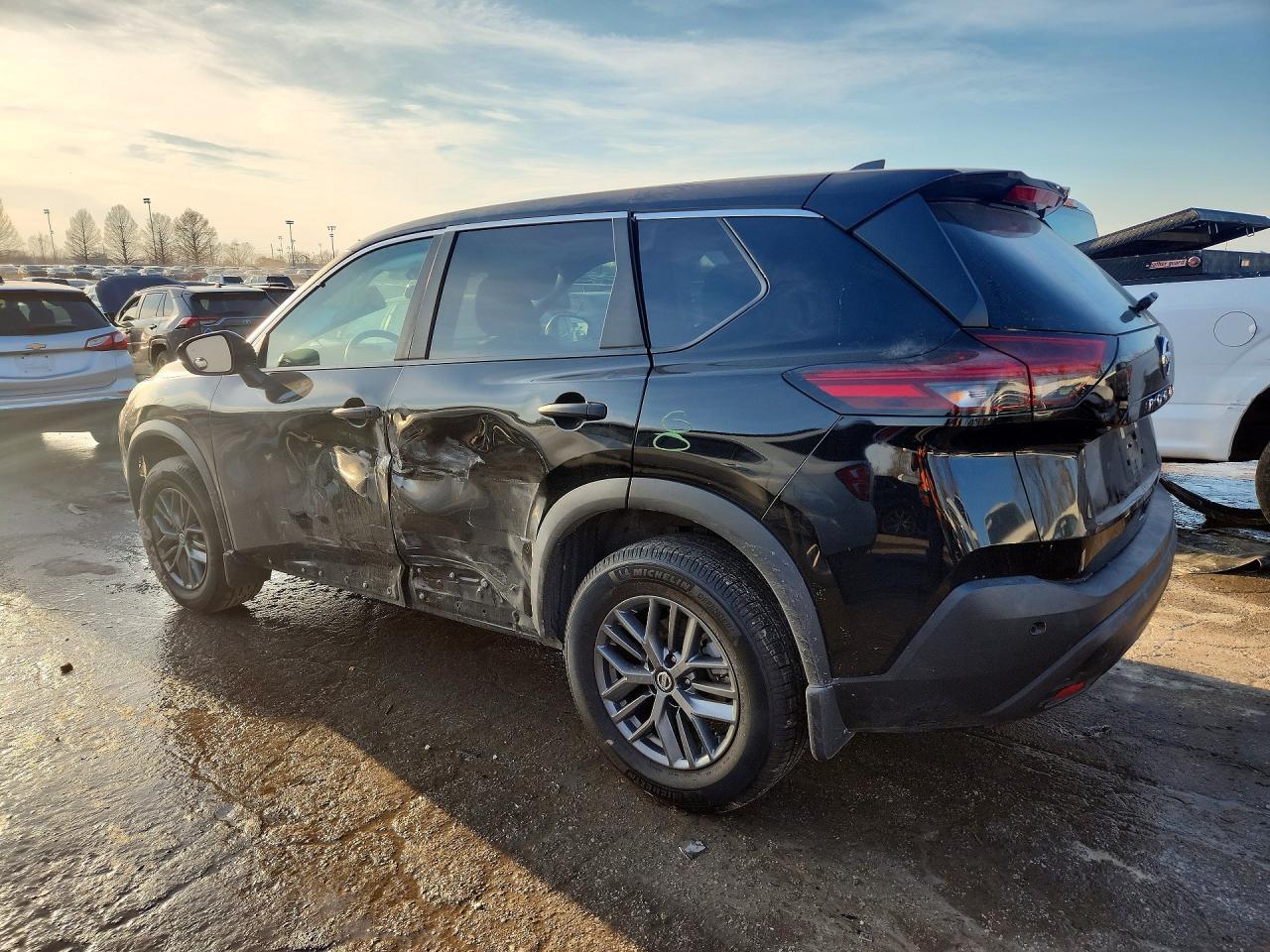 2021 Nissan Rogue S - Фото 2