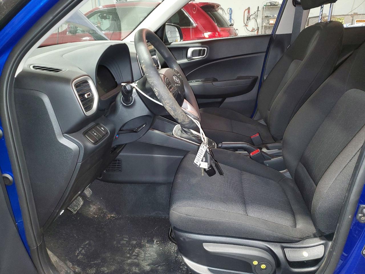 2025 Hyundai Venue Se - Image 7