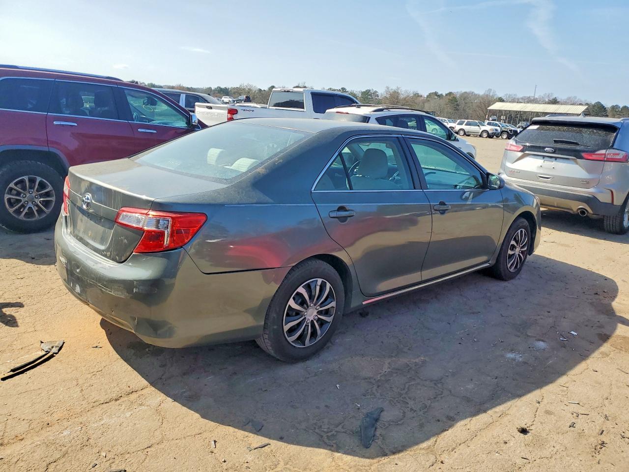 2012 Toyota Camry Base - Фото 3
