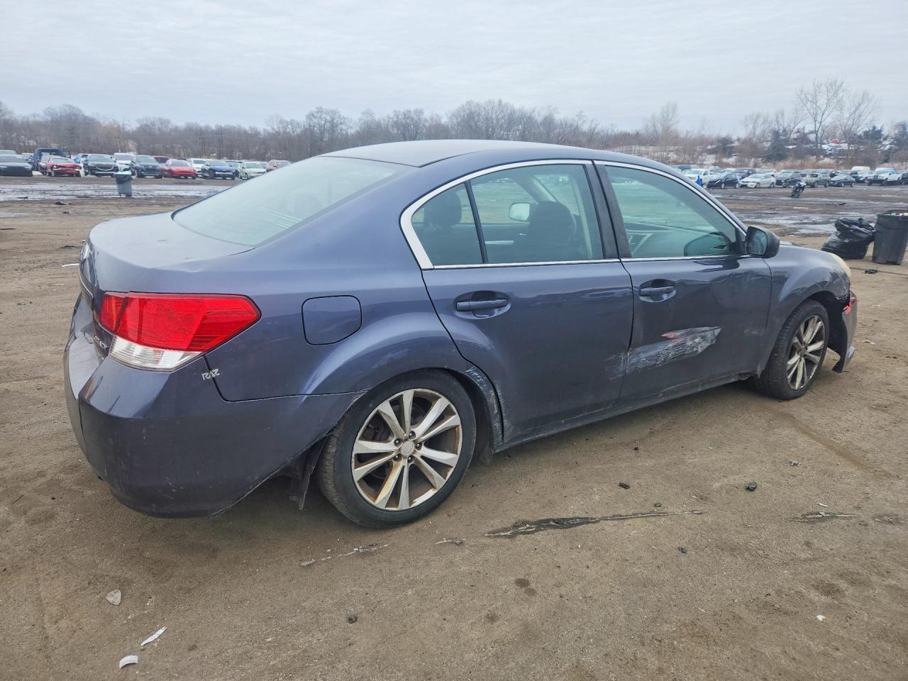 2014 Subaru Legacy 2.5I - Фото 3