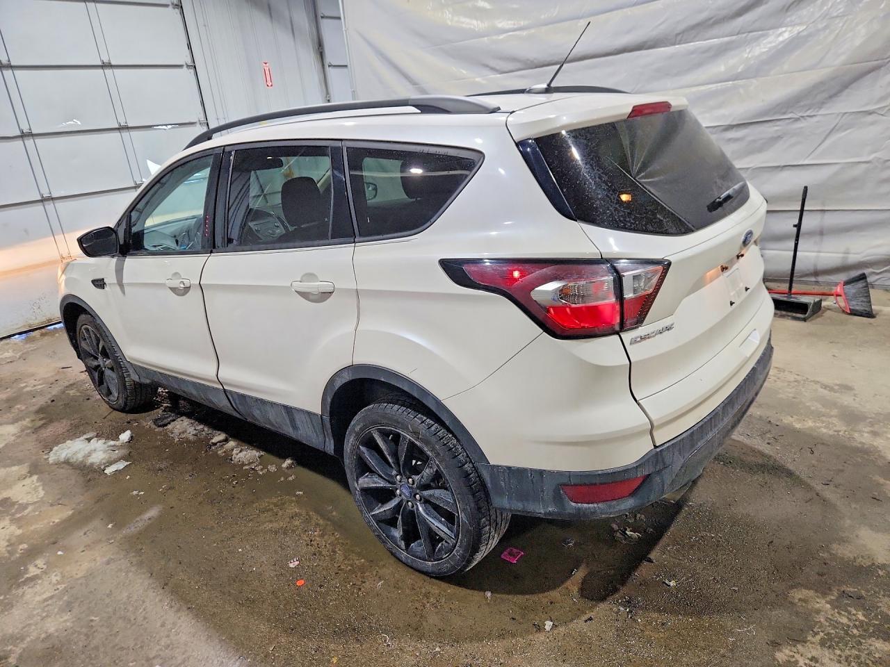 2018 Ford Escape Se - Фото 2