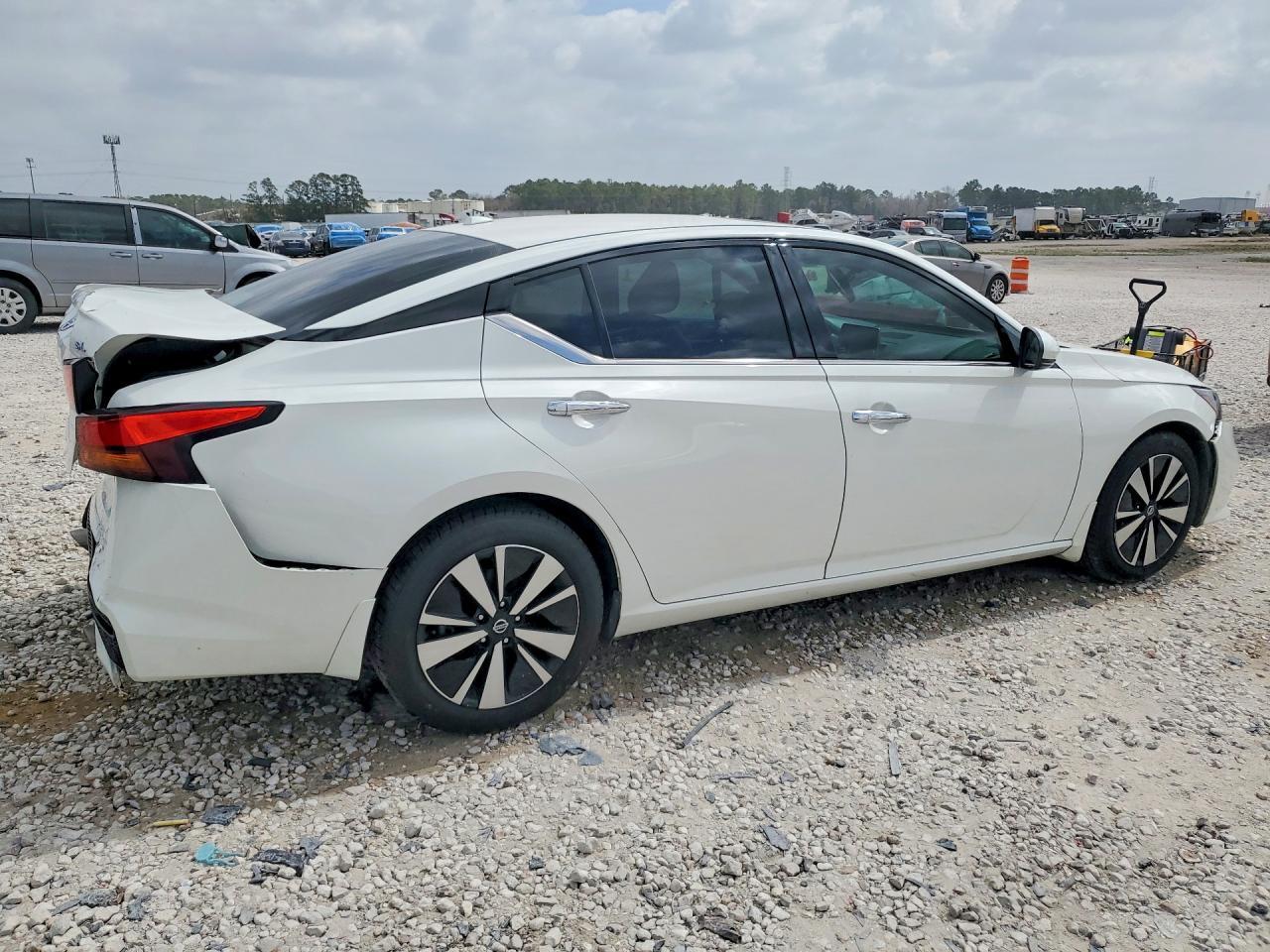 2019 Nissan Altima 2.5 Sl - Image 3