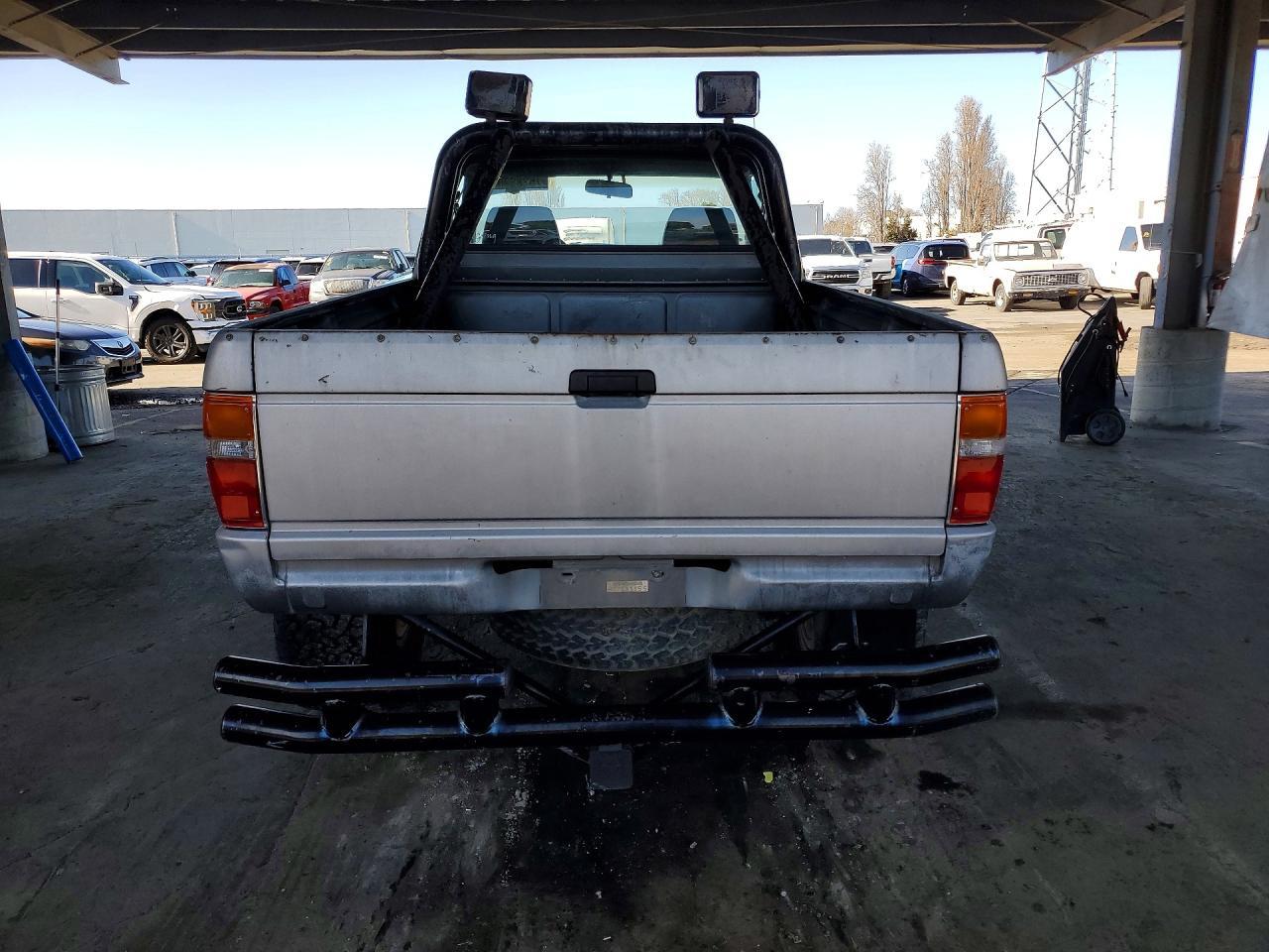 1988 Toyota Pickup Base - Фото 6
