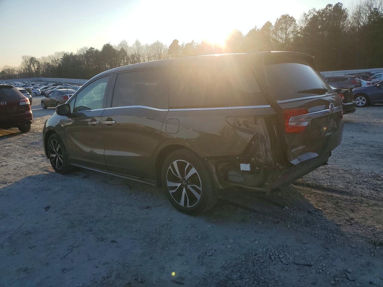2019 Honda Odyssey Elite - Фото 2