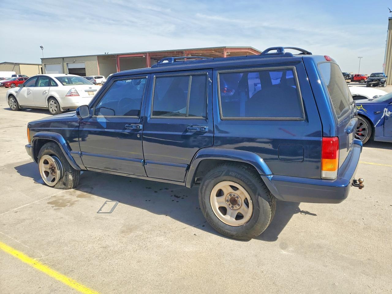 2001 Jeep Cherokee Sport - Image 2