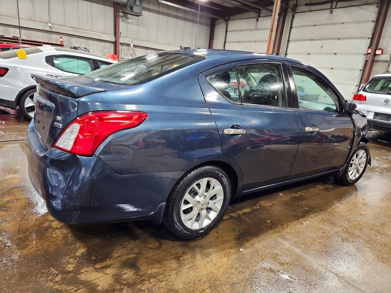 2017 Nissan Versa 1.6 S - Фото 3