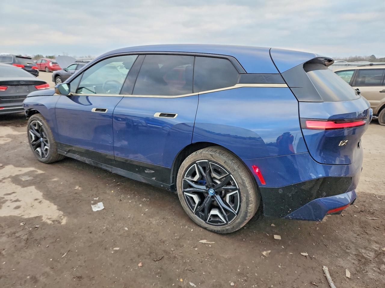 2023 BMW Ix xDrive50 - Фото 2