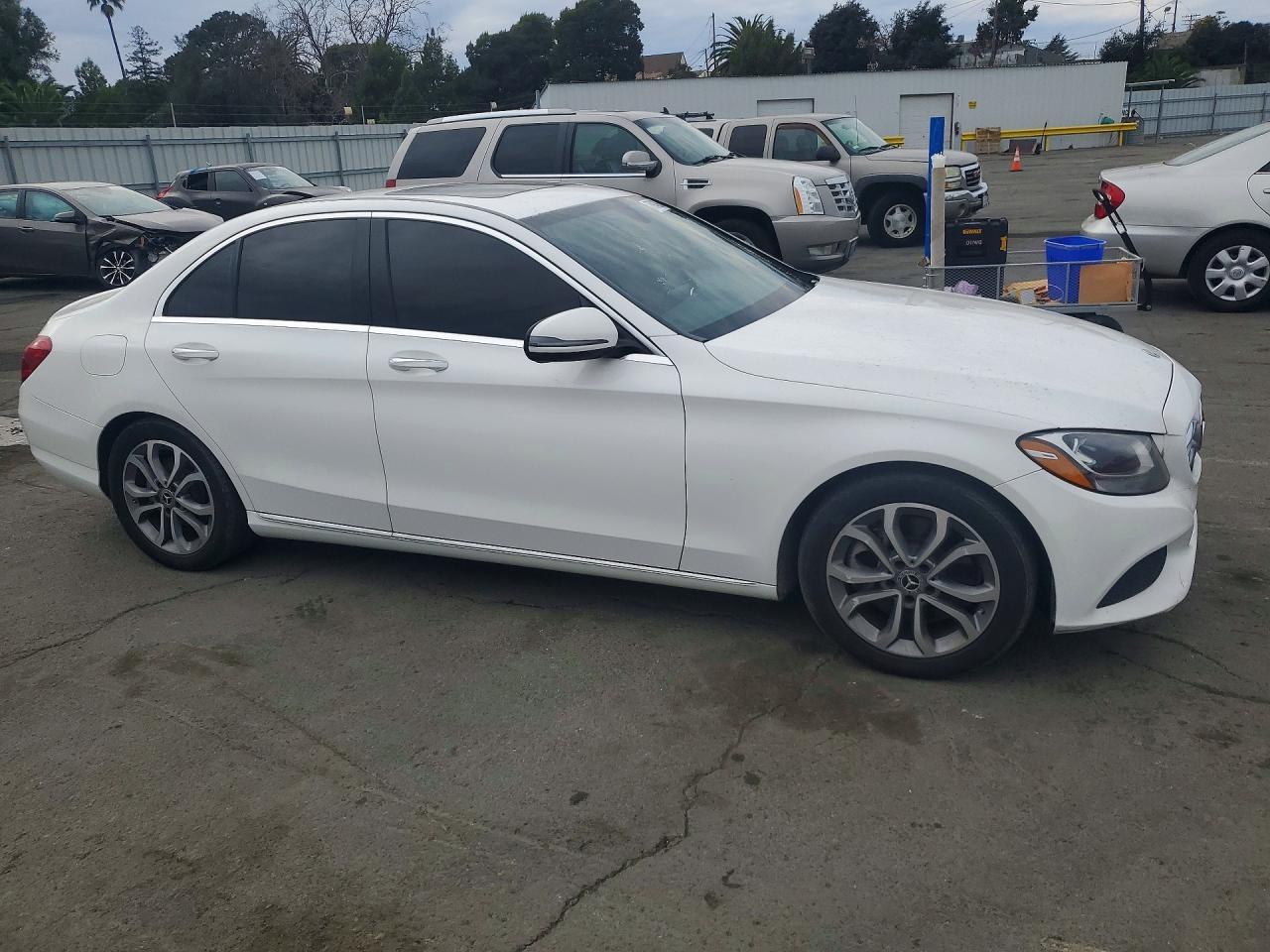 2018 Mercedes-Benz C 300 - Фото 4