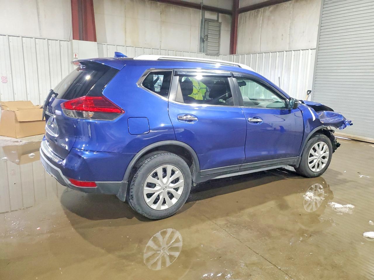 2017 Nissan Rogue S - Image 3