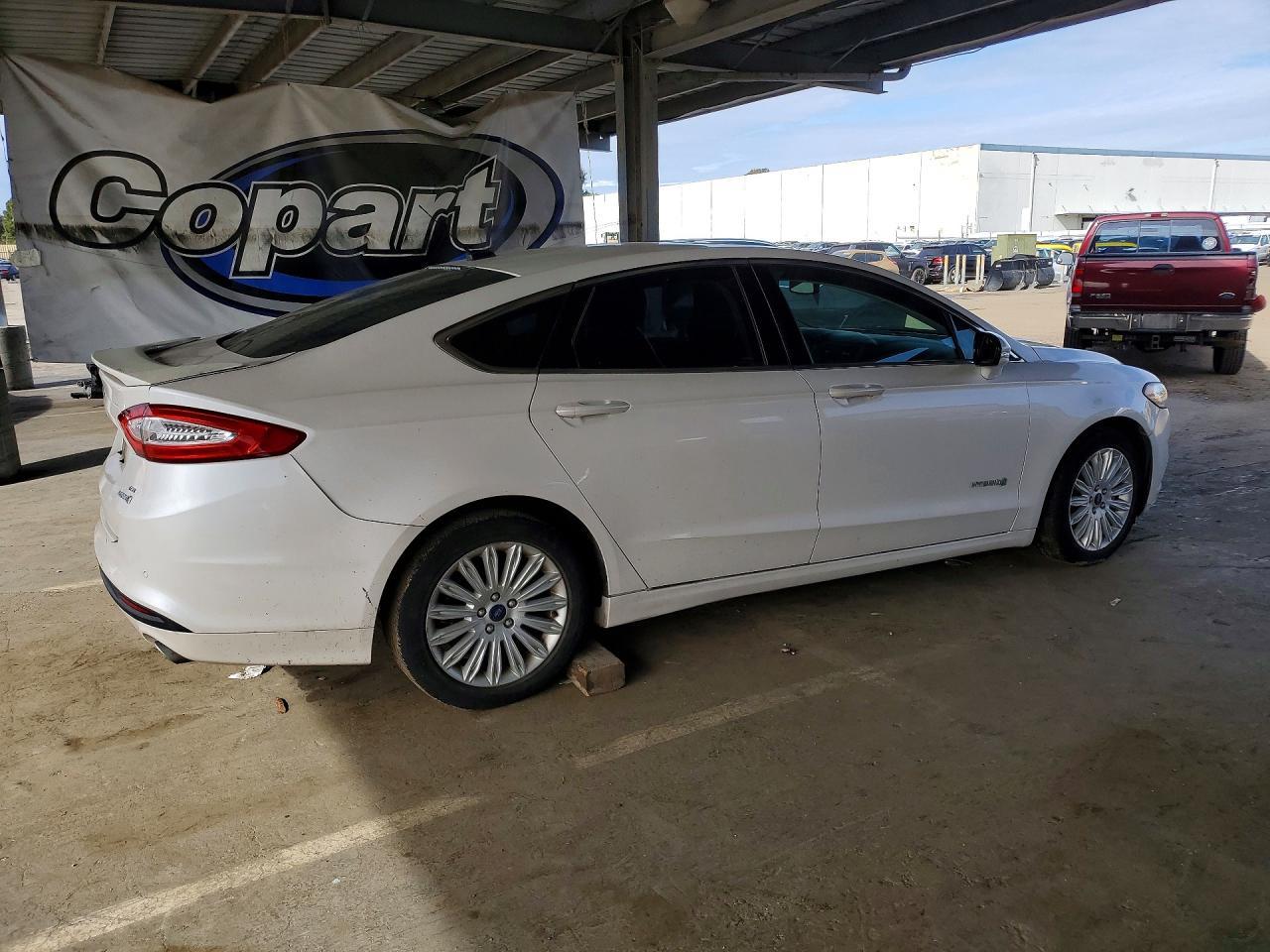 2015 Ford Fusion Se Hybrid - Фото 3