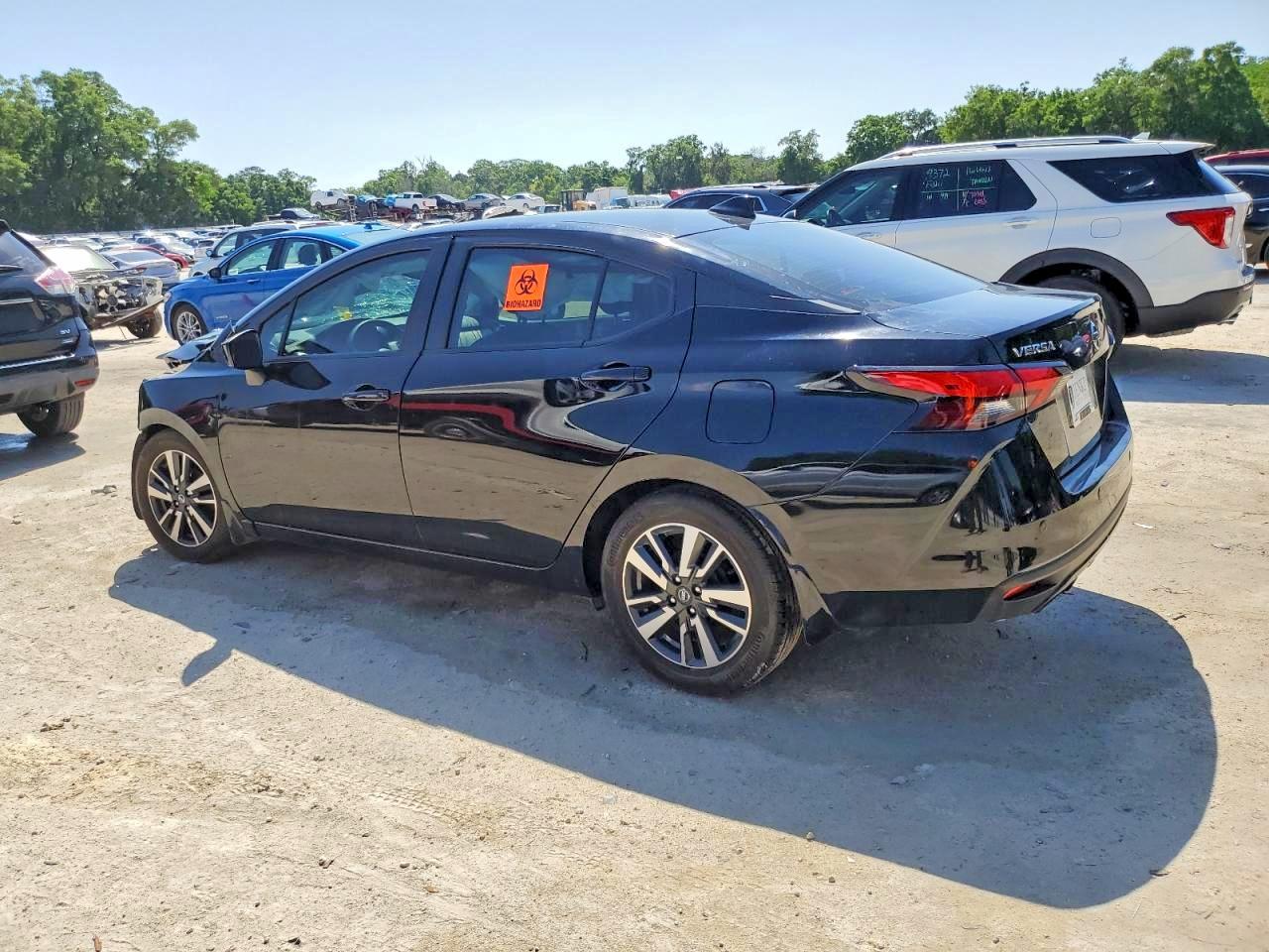 2022 Nissan Versa Sv - Image 2