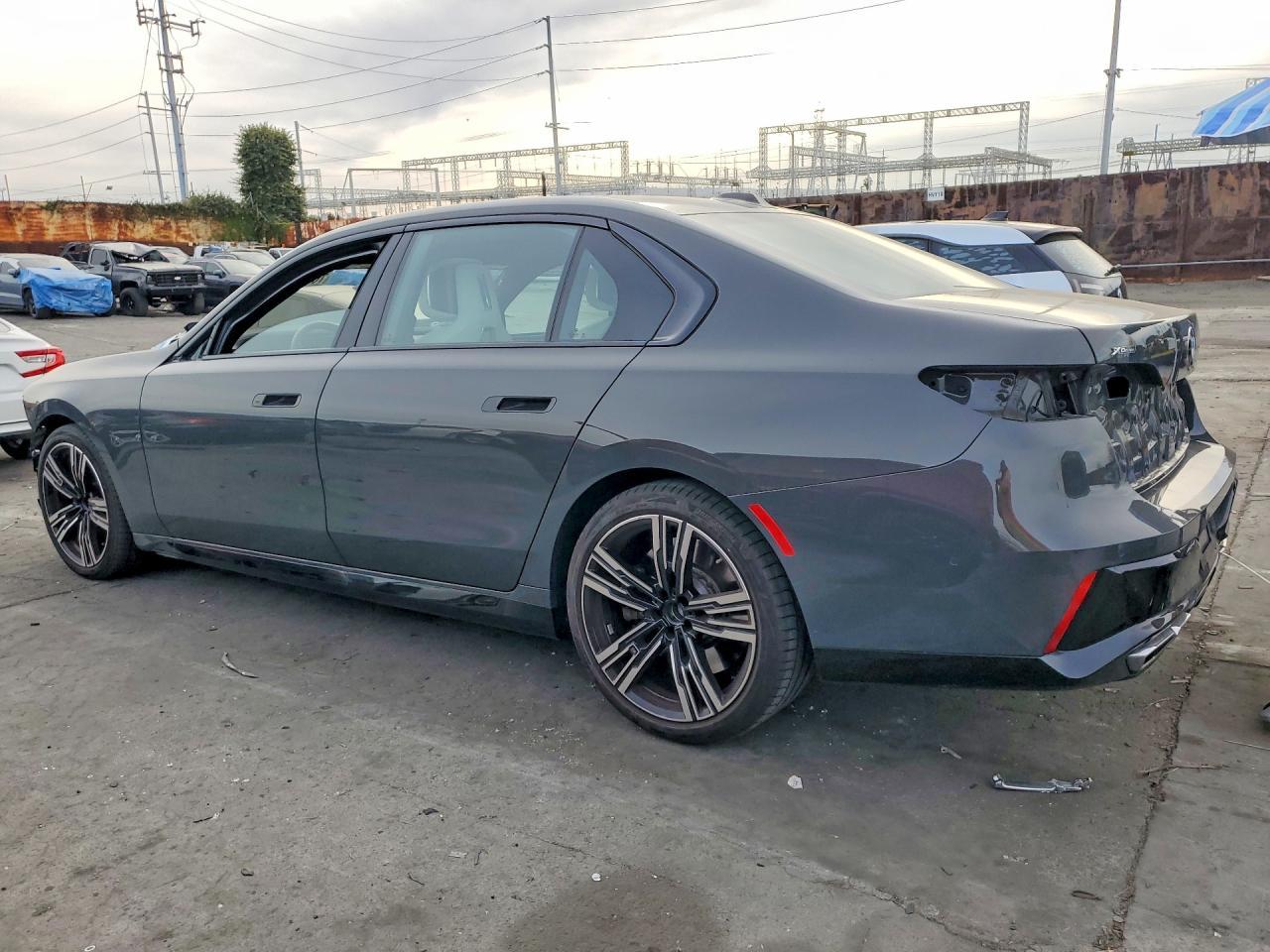 2024 BMW 760 Xi - Фото 2