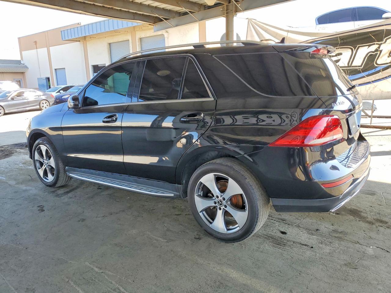 2017 Mercedes-Benz Gle 350 4Matic - Фото 2