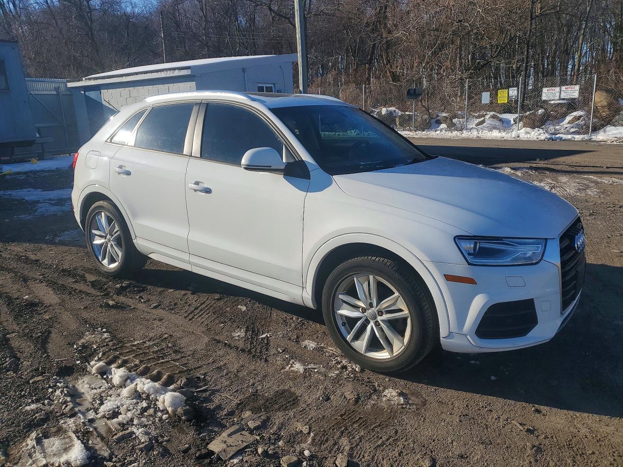2017 Audi Q3 Premium - Image 4