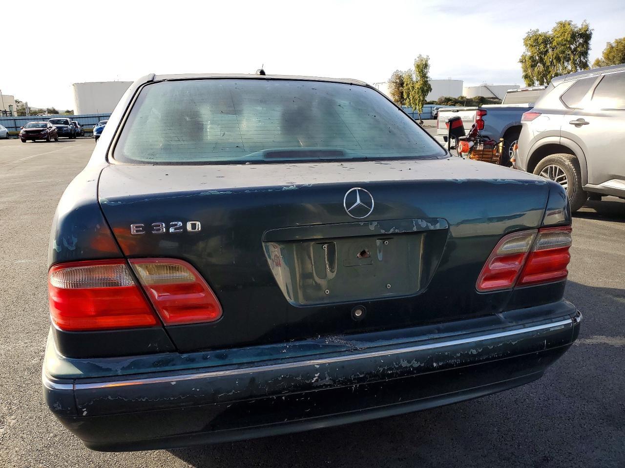 2002 Mercedes-Benz E 320 - Фото 6