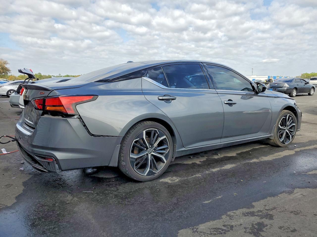 2023 Nissan Altima 2.5 Sr - Image 3
