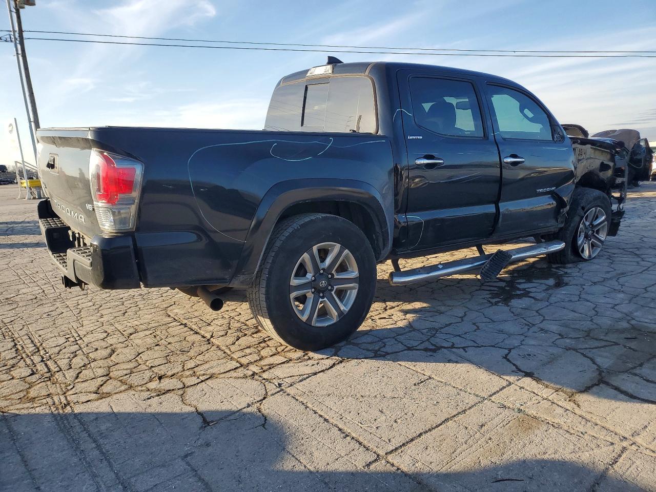 2018 Toyota Tacoma Double Cab - Фото 3