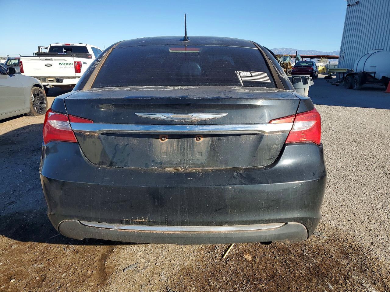 2013 Chrysler 200 Touring - Фото 6