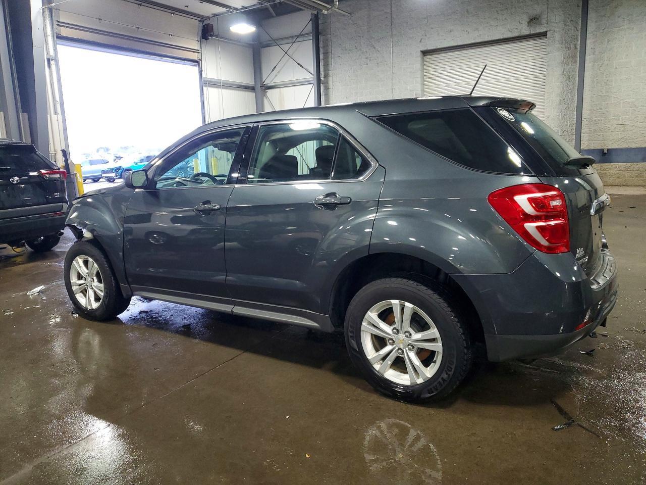 2017 Chevrolet Equinox Ls - Image 2