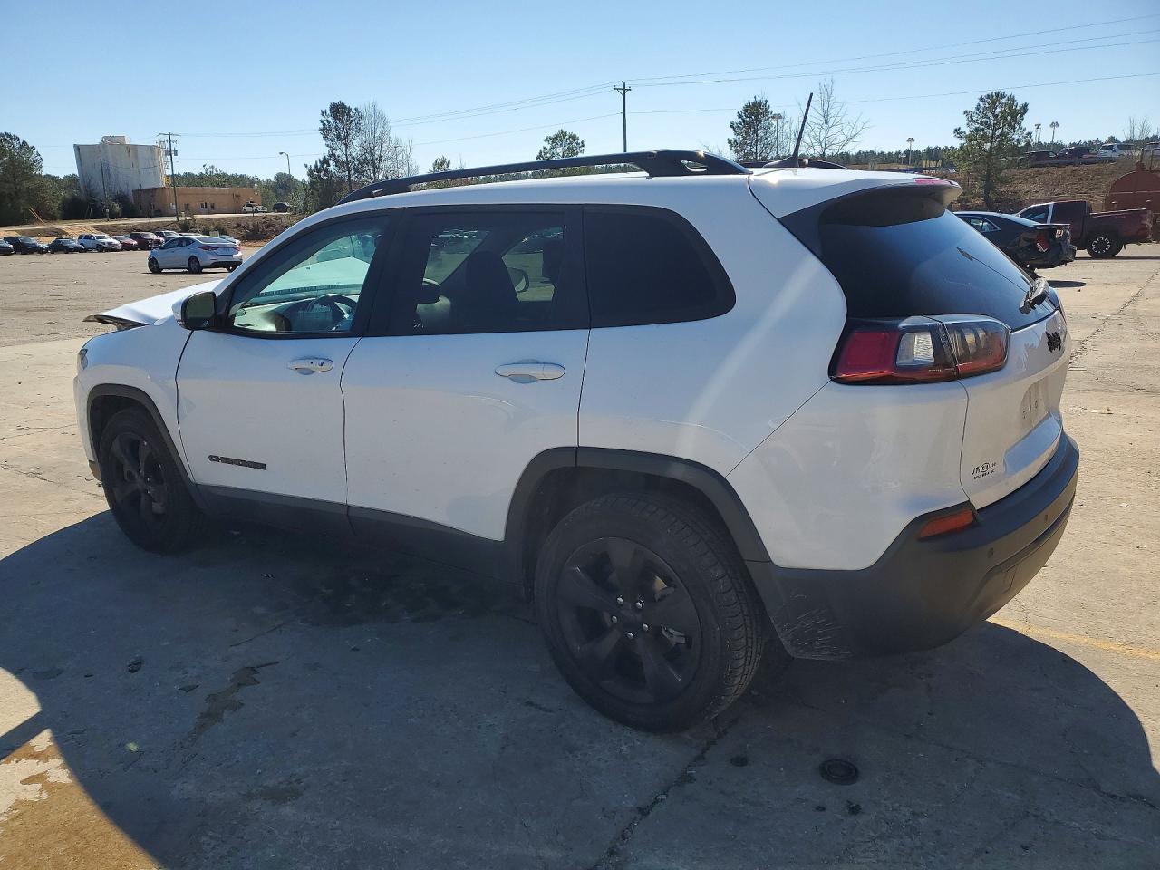 2019 Jeep Cherokee Latitude Plus - Image 2