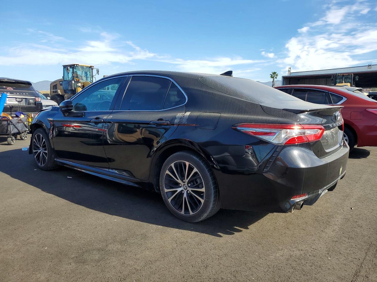 2019 Toyota Camry Hybrid - Image 2