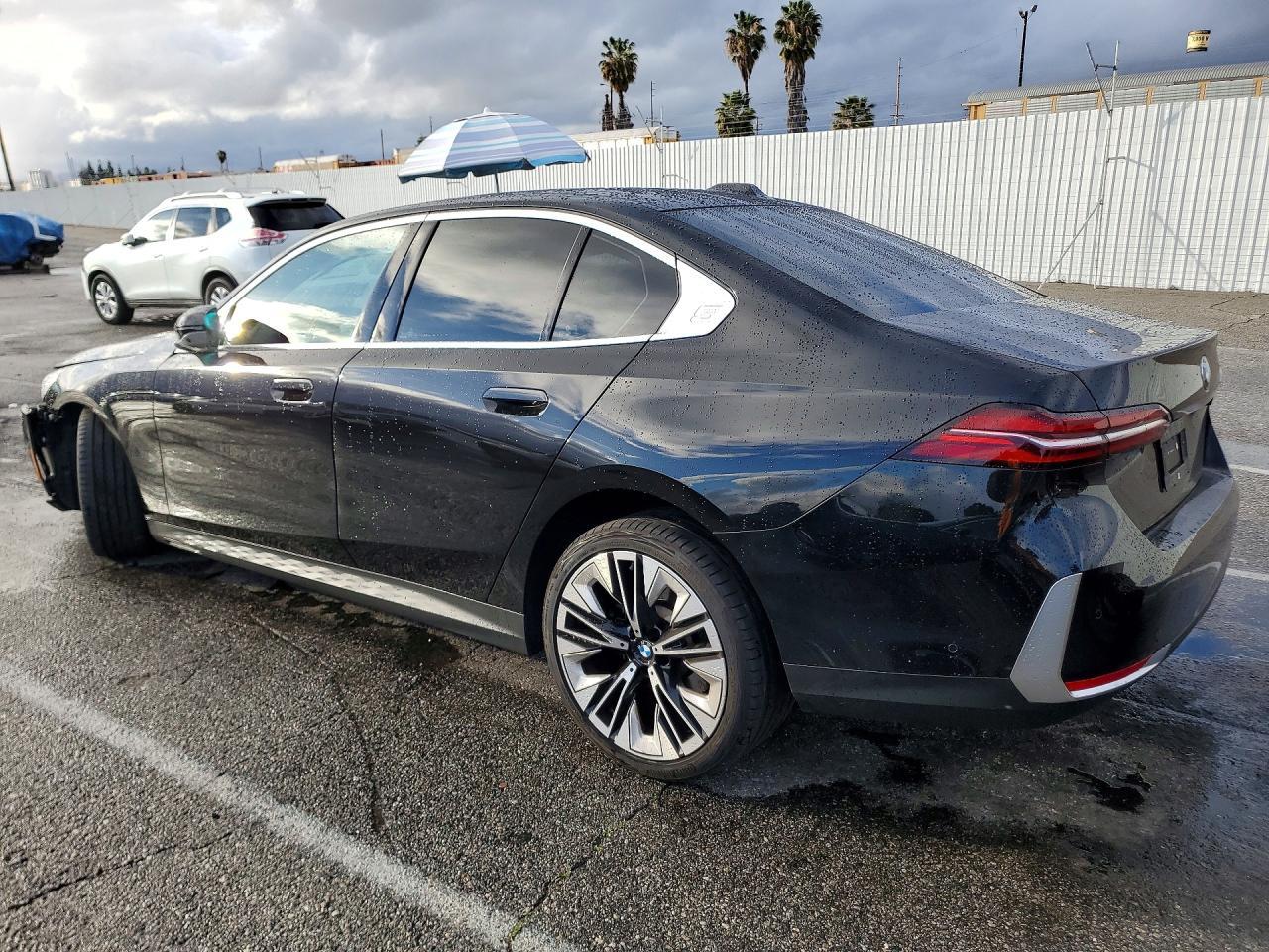 2025 BMW 530 I - Фото 2