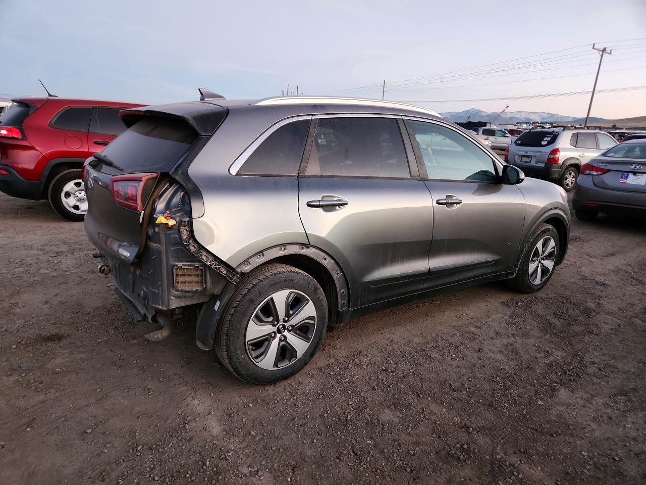 2017 Kia Niro Fe - Image 3