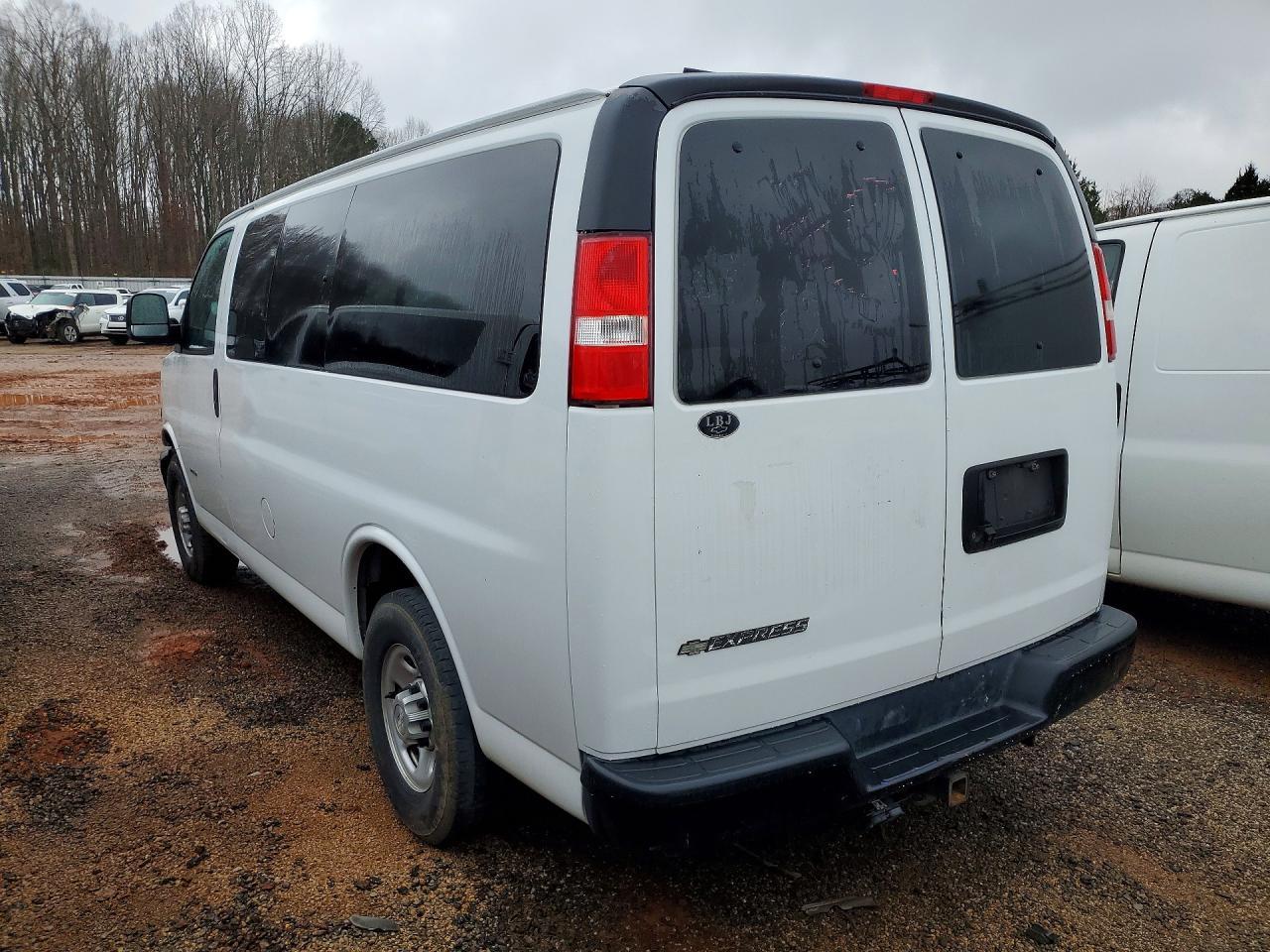 2019 Chevrolet Express G3500 Ls 2.8L 4C Tdsl Passenger - Фото 2