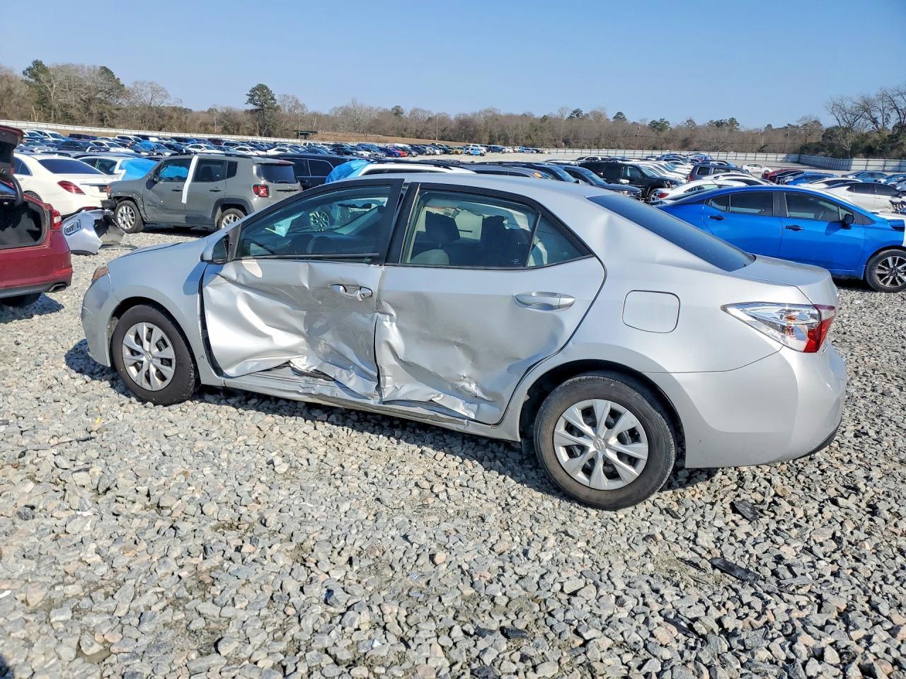 2015 Toyota Corolla L - Фото 2