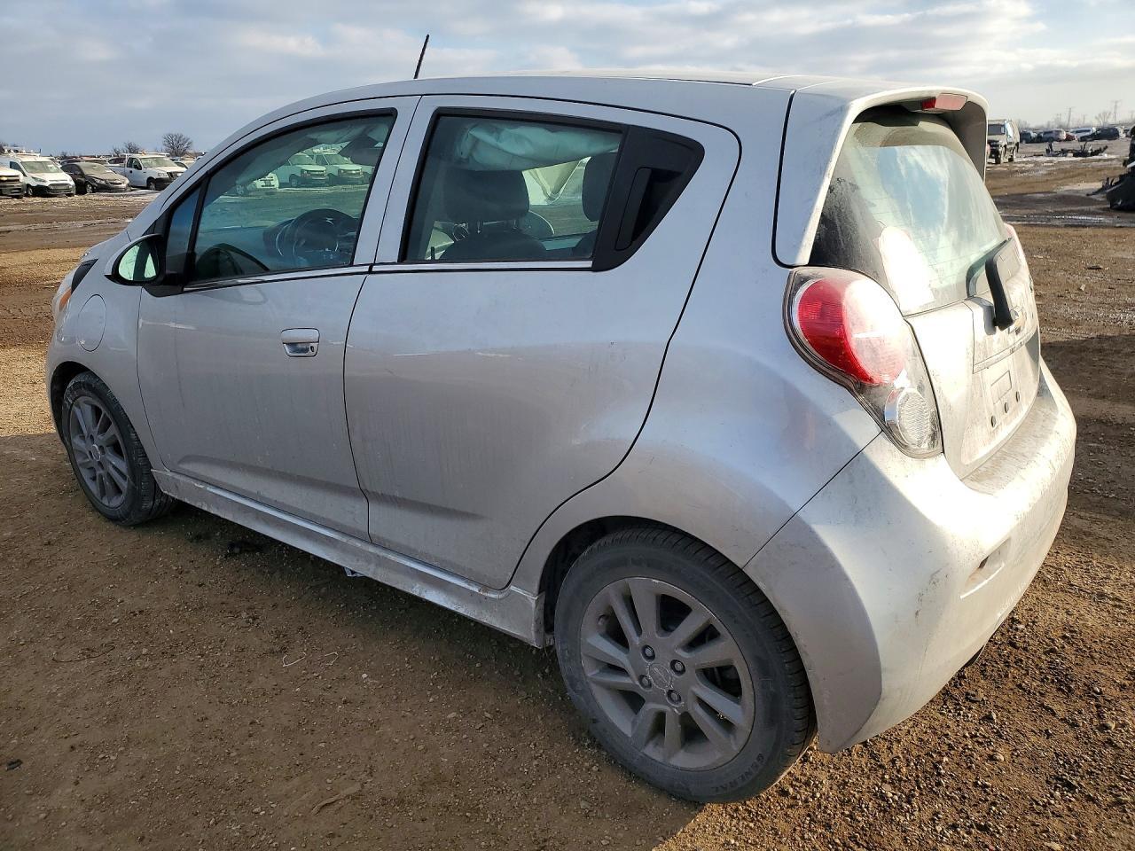 2016 Chevrolet Spark Ev 2Lt - Фото 2