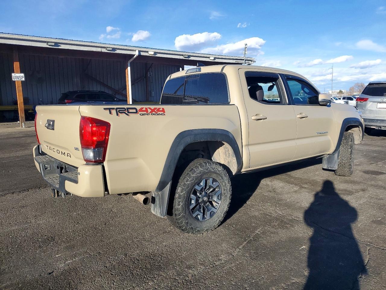 2017 Toyota Tacoma - Фото 3