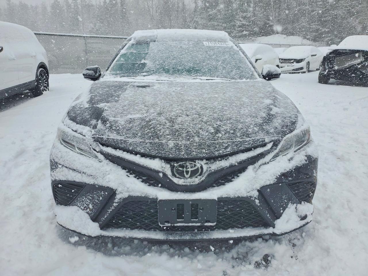 2020 Toyota Camry Se - Фото 5