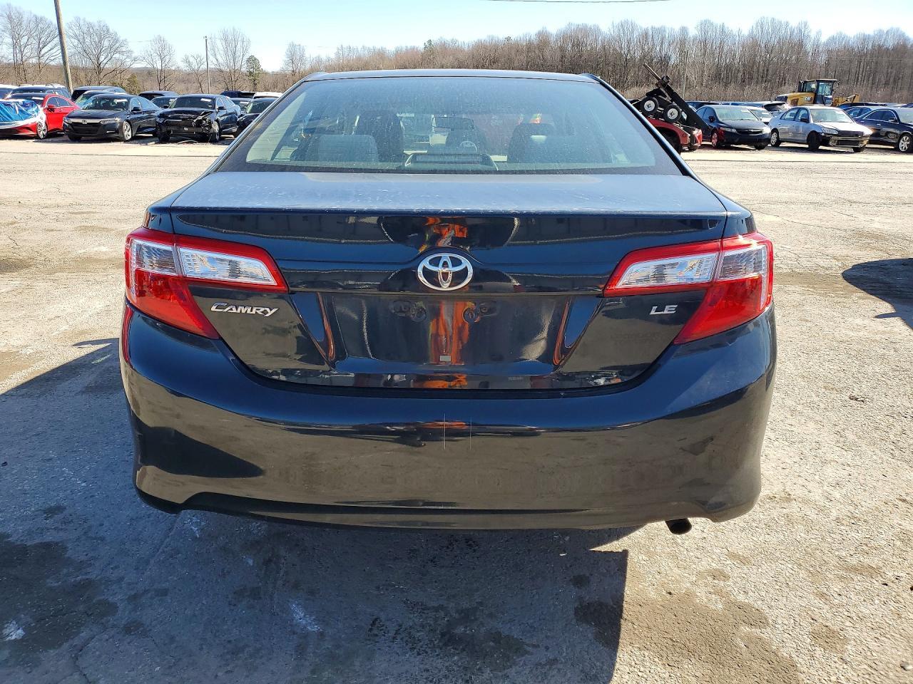 2014 Toyota Camry L - Фото 6