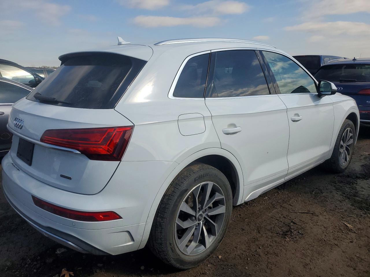 2021 Audi Q5 Premium Plus - Image 3
