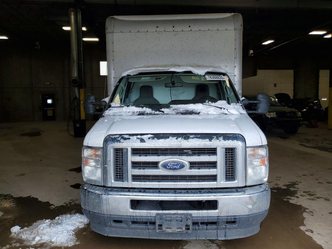 2022 Ford Econoline E450 Super Duty Cutaway Van - Фото 5