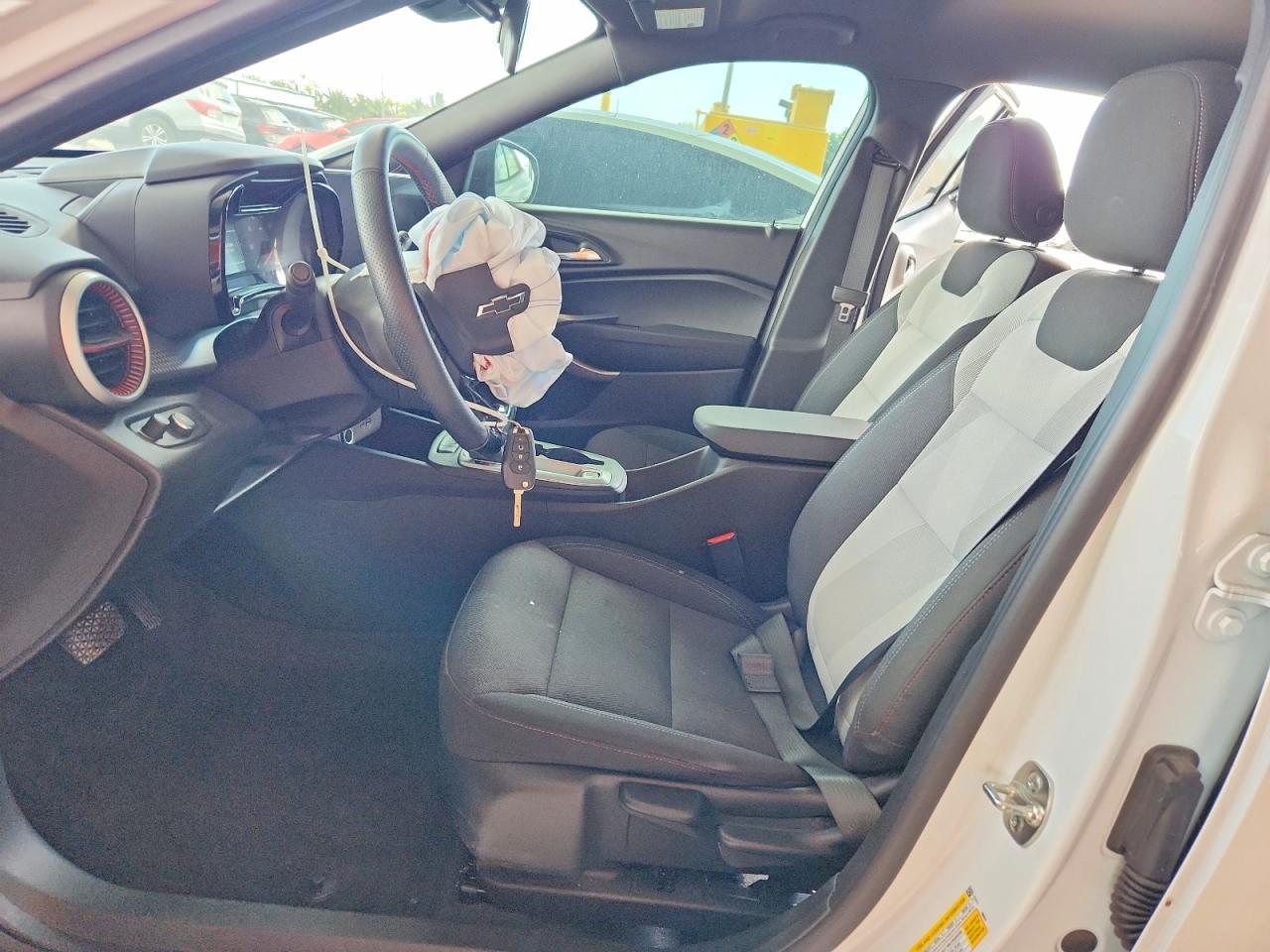 2025 Chevrolet Trax 1Rs - Фото 7