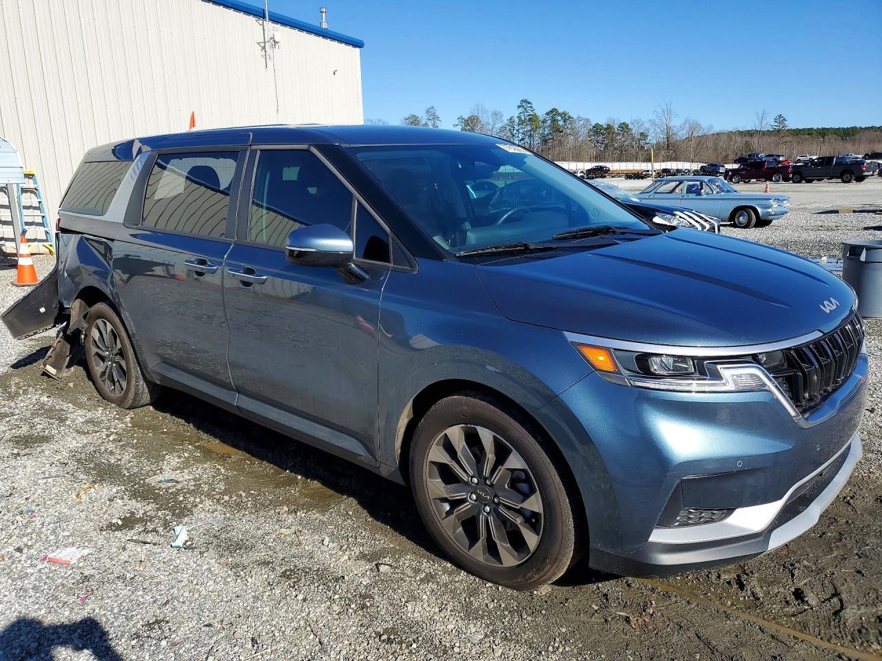 2024 Kia Carnival Ex - Image 4