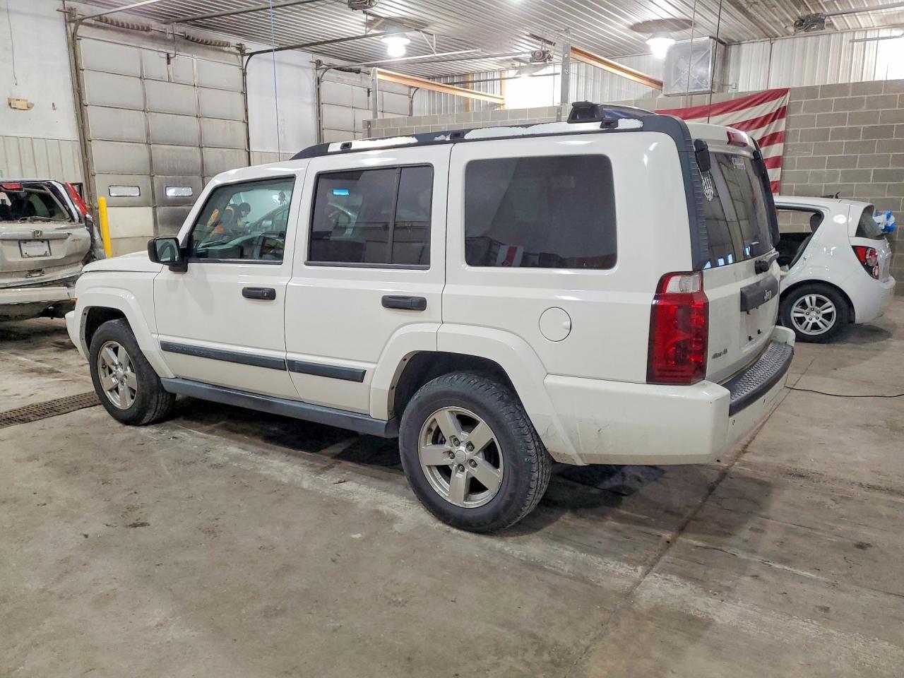 2006 Jeep Commander - Фото 2