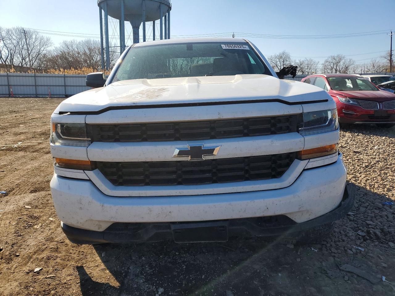 2018 Chevrolet Silverado K1500 Custom - Фото 5