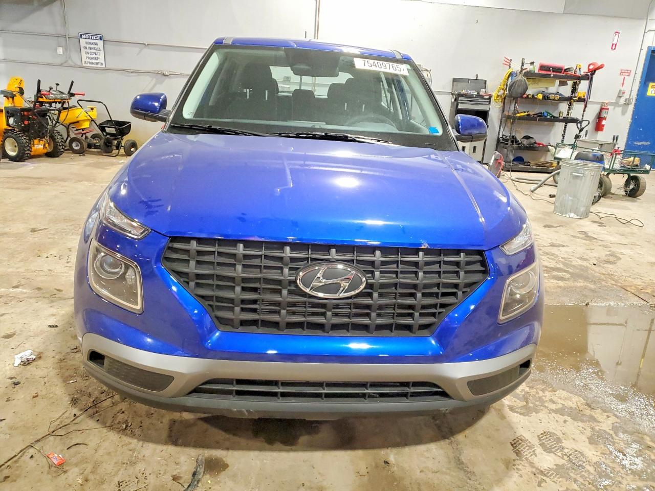 2025 Hyundai Venue Se - Image 5
